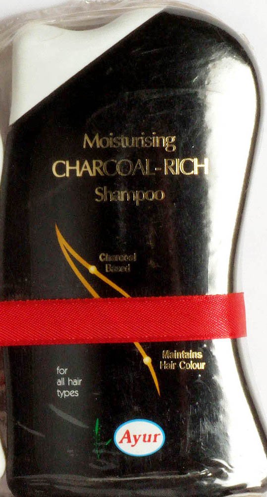 Moisturising Charcoal-Rich Shampoo - book cover